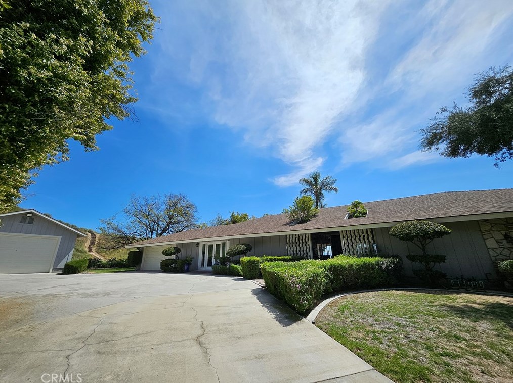 3621 Hemlock Dr, San Bernardino CA  92404-3102 exterior