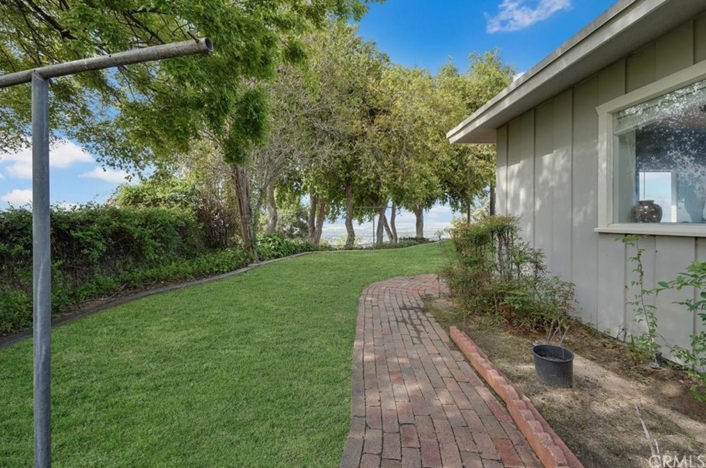 3621 Hemlock Dr, San Bernardino CA  92404-3102 exterior