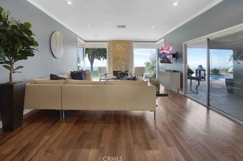 3621 Hemlock Dr, San Bernardino CA  92404-3102 exterior