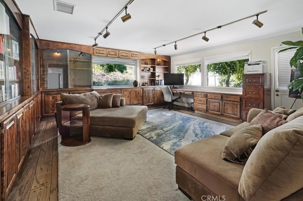 3621 Hemlock Dr, San Bernardino CA  92404-3102 exterior