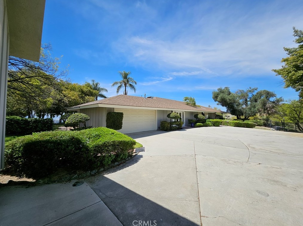 3621 Hemlock Dr, San Bernardino CA  92404-3102 exterior