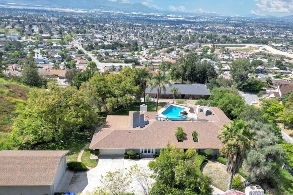 3621 Hemlock Dr, San Bernardino CA  92404-3102 exterior