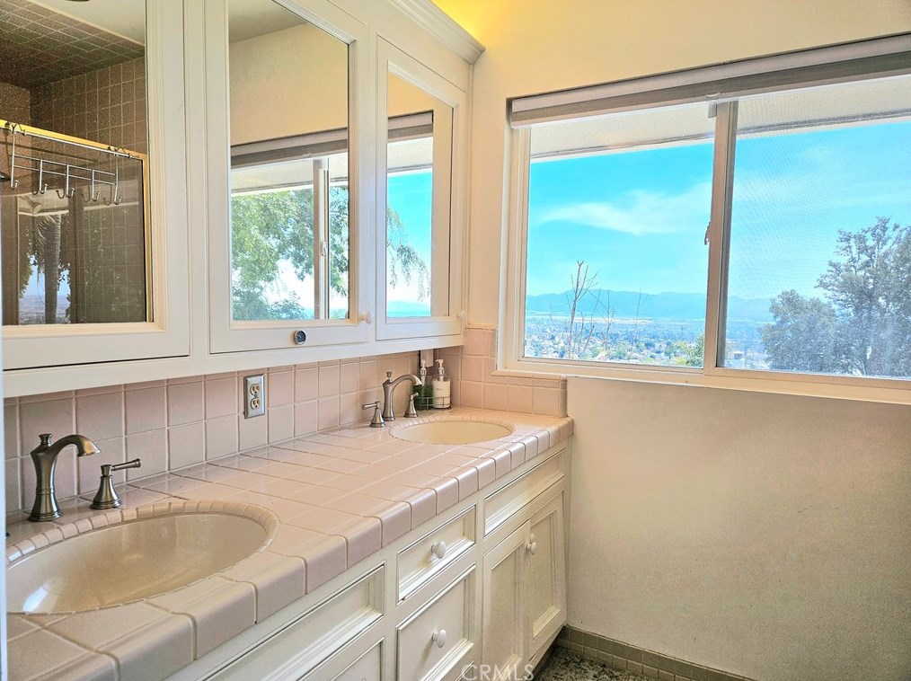 3621 Hemlock Dr, San Bernardino CA  92404-3102 exterior