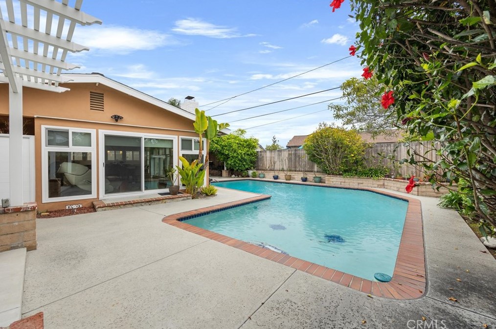 1054 El Dorado Dr, Fullerton CA  92835-3724 exterior