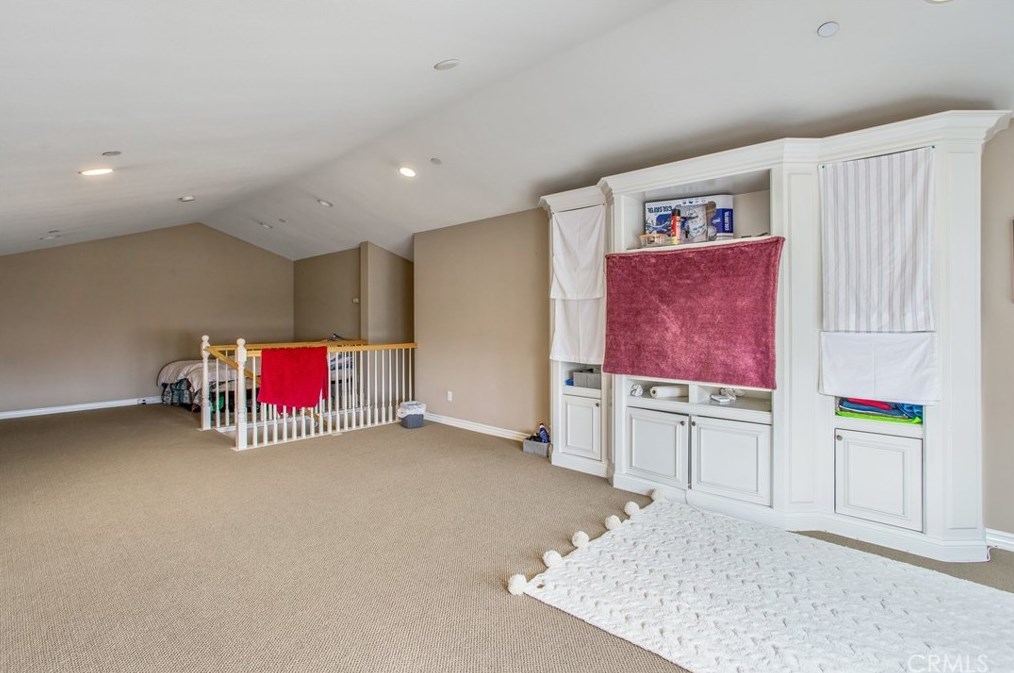 15562 Sicily Ln, Fontana CA  92336-4622 exterior