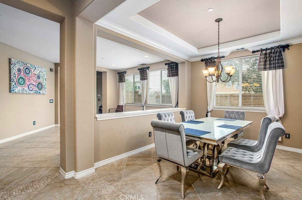 15562 Sicily Ln, Fontana CA  92336-4622 exterior