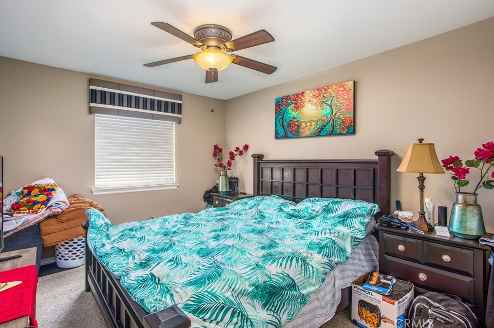 15562 Sicily Ln, Fontana CA  92336-4622 exterior