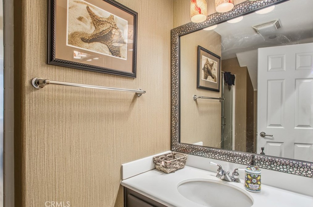 15562 Sicily Ln, Fontana CA  92336-4622 exterior