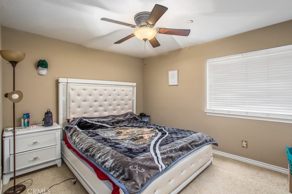 15562 Sicily Ln, Fontana CA  92336-4622 exterior