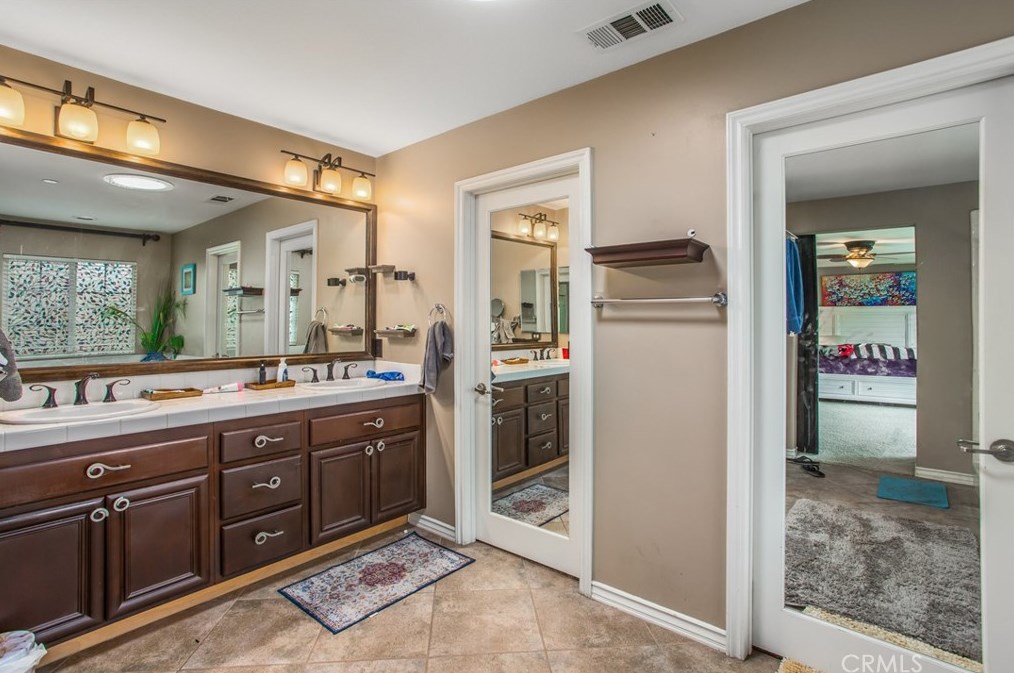 15562 Sicily Ln, Fontana CA  92336-4622 exterior