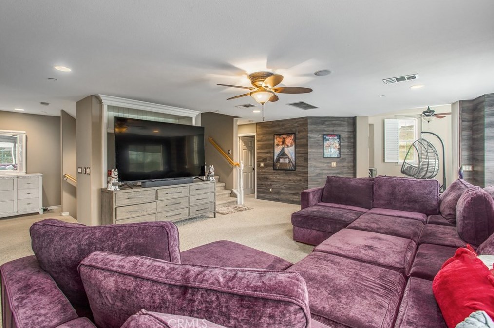 15562 Sicily Ln, Fontana CA  92336-4622 exterior