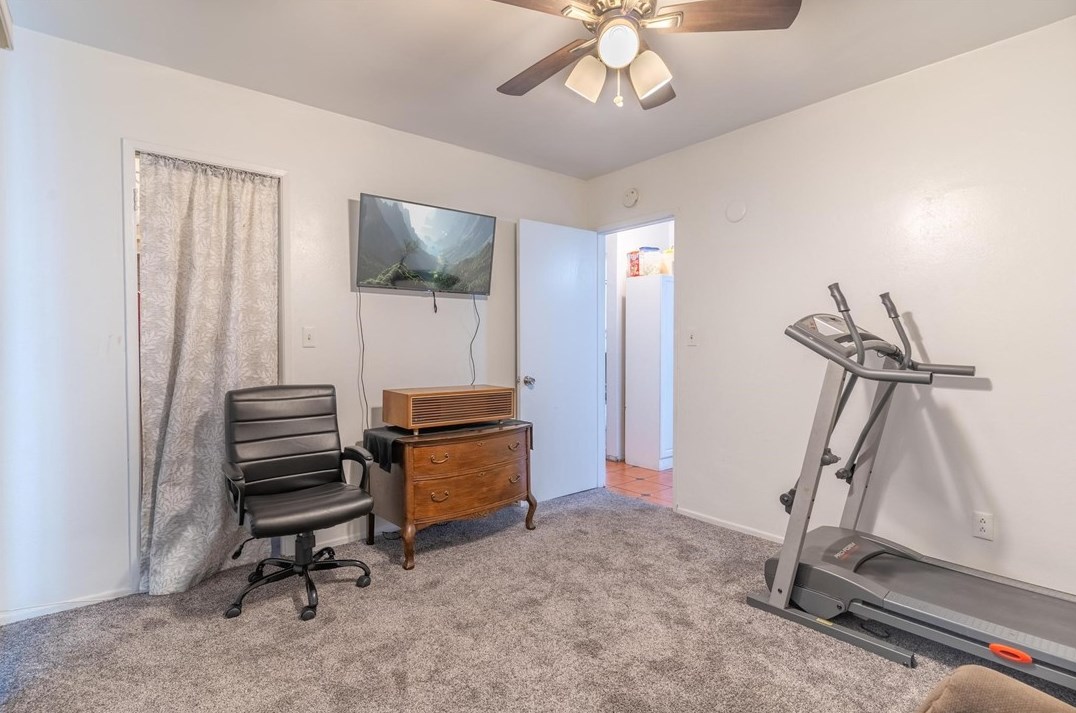 9281 Hemlock Ave, Fontana CA  92335-4326 exterior