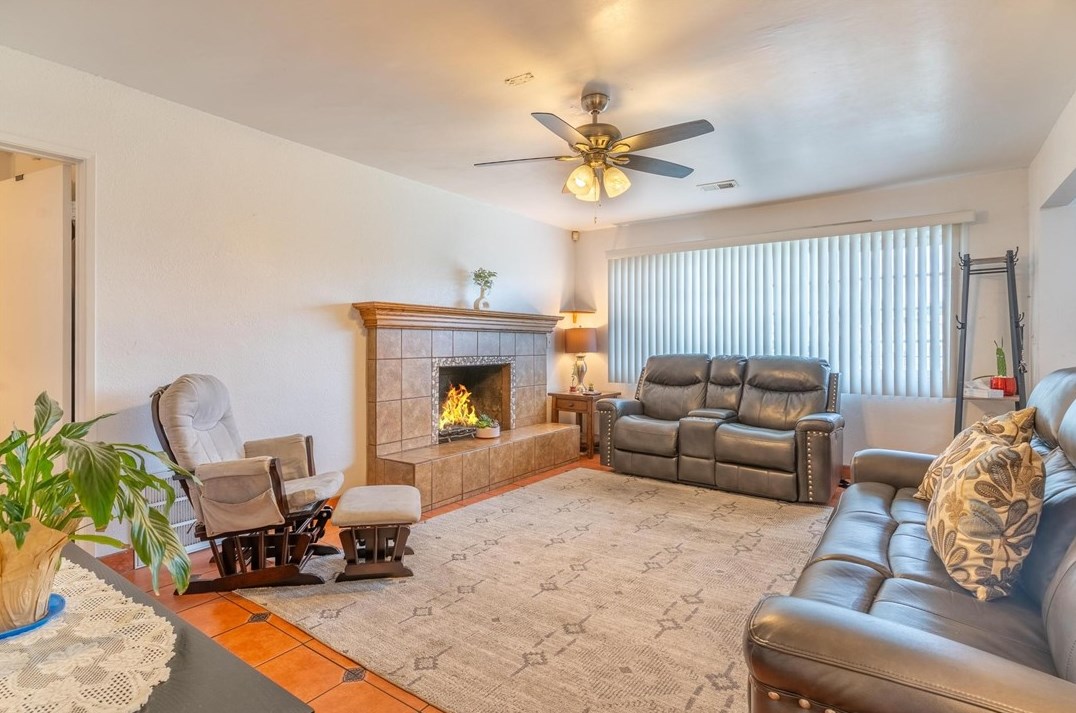 9281 Hemlock Ave, Fontana CA  92335-4326 exterior