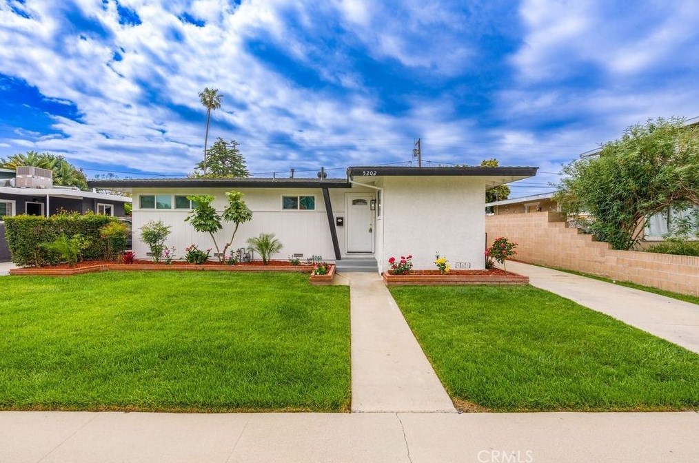 5202 Coralite St, Long Beach CA  90808-3410 exterior