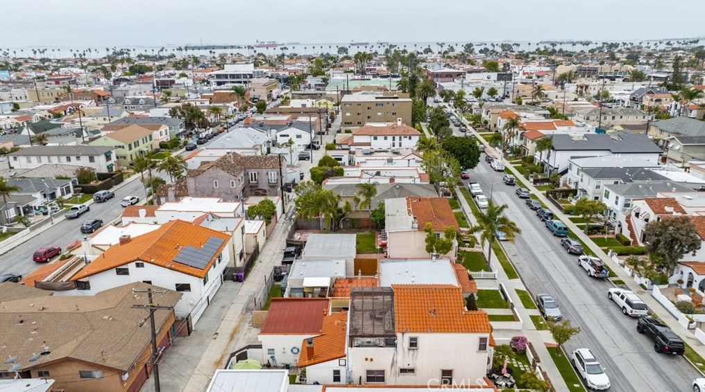 236 Granada Ave, Long Beach CA  90803-5512 exterior