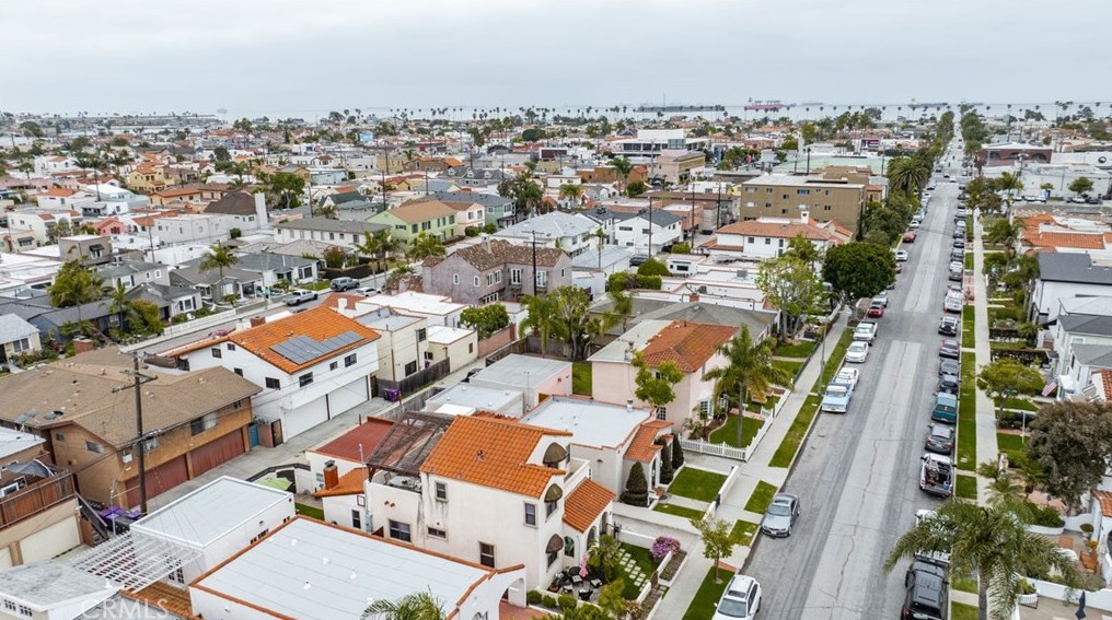 236 Granada Ave, Long Beach CA  90803-5512 exterior