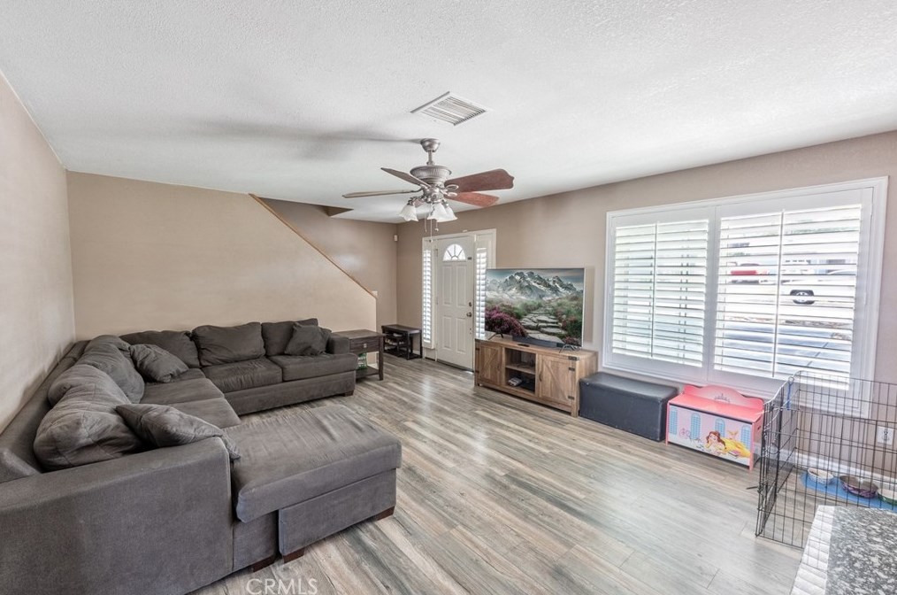 5372 Elm St, San Bernardino CA  92404 exterior