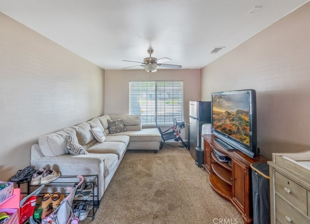 5372 Elm St, San Bernardino CA  92404 exterior