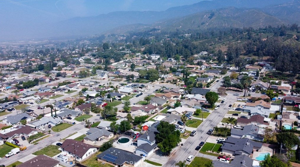 5372 Elm St, San Bernardino CA  92404 exterior