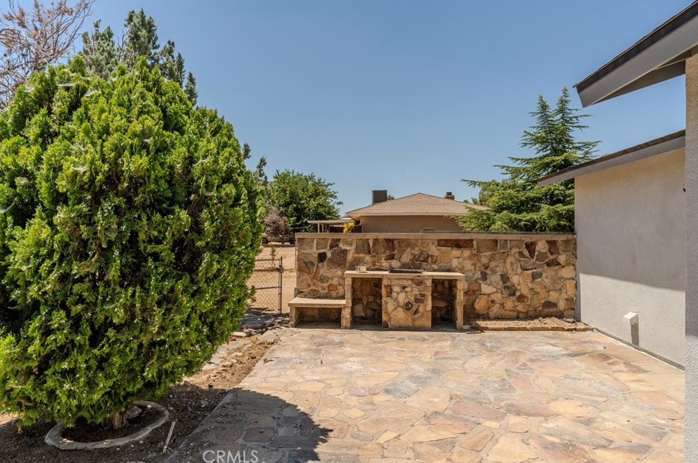 8523 8th Ave, Hesperia CA  92345-3905 exterior