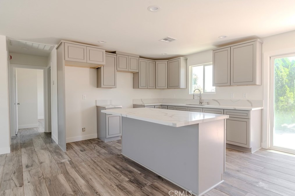 8523 8th Ave, Hesperia CA  92345-3905 exterior