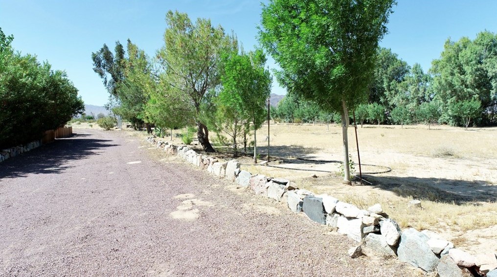 46345 Silver Vly Rd, Newberry Springs CA  92365-8508 exterior