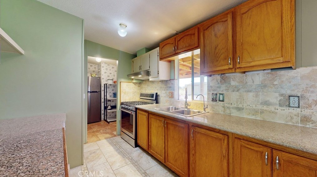 46345 Silver Vly Rd, Newberry Springs CA  92365-8508 exterior