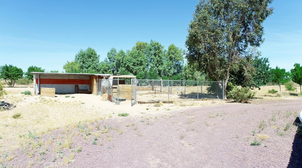 46345 Silver Vly Rd, Newberry Springs CA  92365-8508 exterior