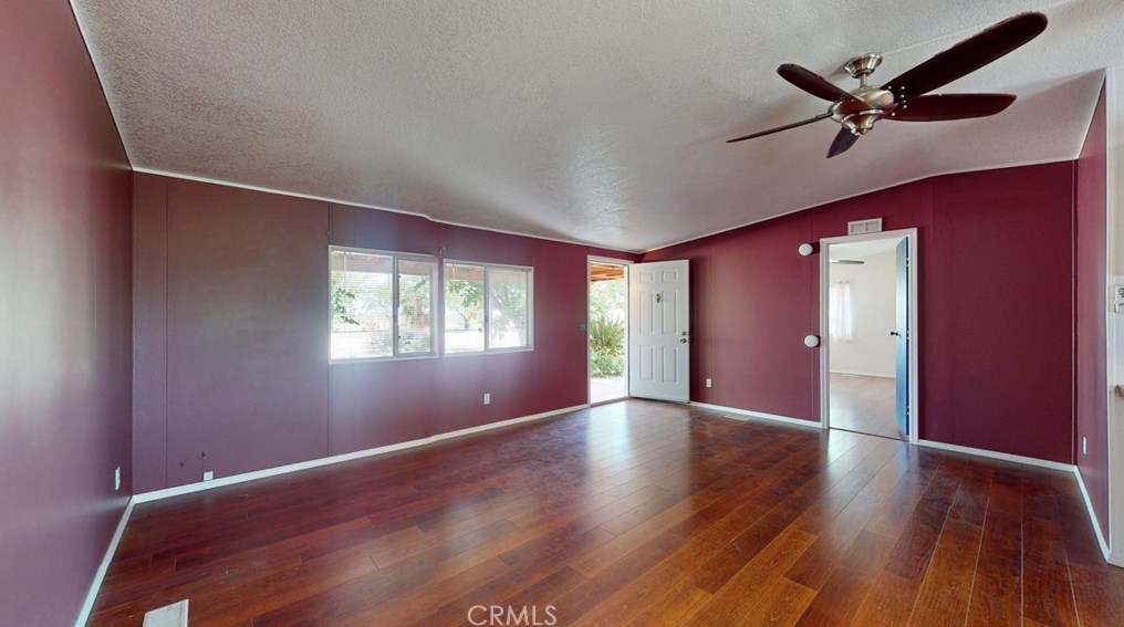 46345 Silver Vly Rd, Newberry Springs CA  92365-8508 exterior
