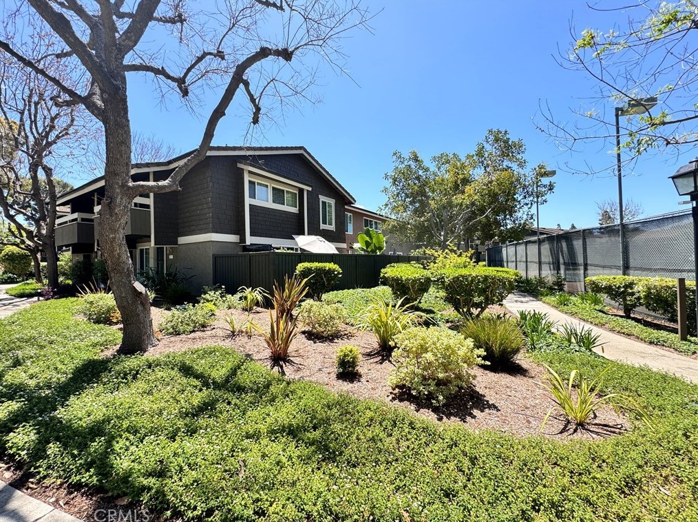 31 Streamwood, Irvine CA  92620-1919 exterior