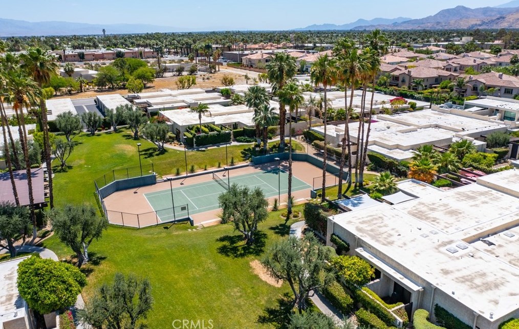 466 Hermosa Dr, Palm Springs CA  92262-0722 exterior