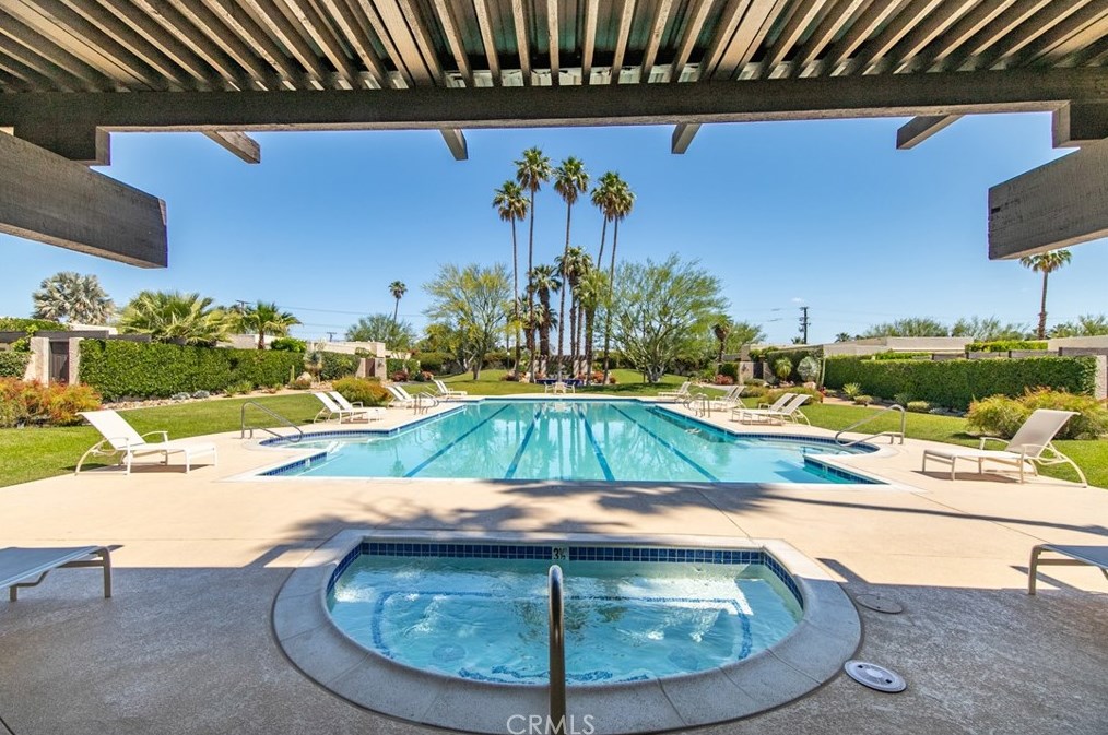 466 Hermosa Dr, Palm Springs CA  92262-0722 exterior