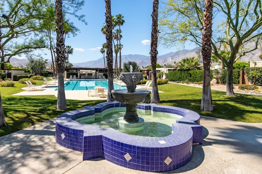 466 Hermosa Dr, Palm Springs CA  92262-0722 exterior