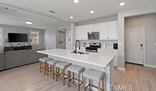 4847 Condor Ave, Fontana CA 92336-4715 exterior