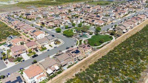 4847 Condor Ave, Fontana CA 92336-4715 exterior