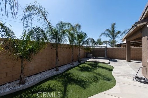 4847 Condor Ave, Fontana CA 92336-4715 exterior