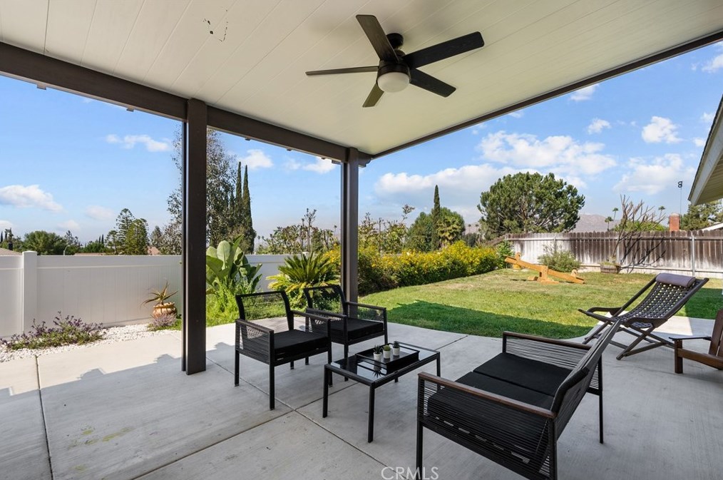 2173 Trafalgar Ave, Riverside CA  92506-4623 exterior