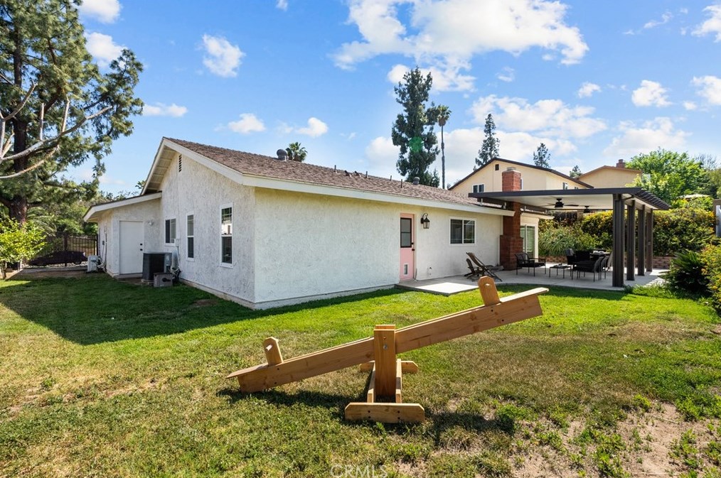 2173 Trafalgar Ave, Riverside CA  92506-4623 exterior