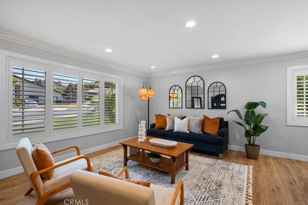 2173 Trafalgar Ave, Riverside CA  92506-4623 exterior