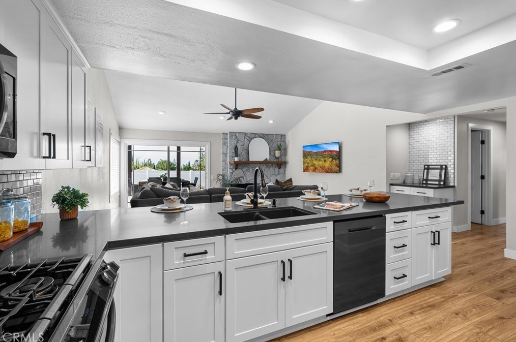2173 Trafalgar Ave, Riverside CA  92506-4623 exterior