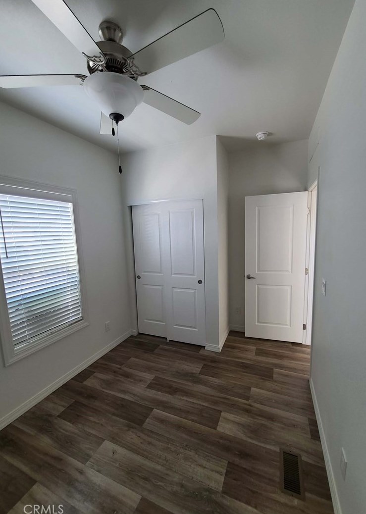 7650 Balboa Blvd, Van Nuys CA  91406-2237 exterior