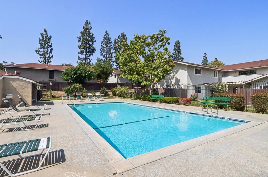 3074 Gladstone St, Pomona CA  91767-1621 exterior