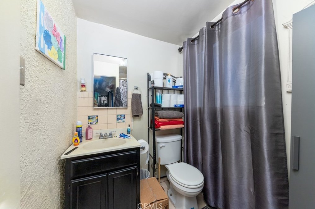 3821 5th St, Los Angeles CA  90048-4711 exterior