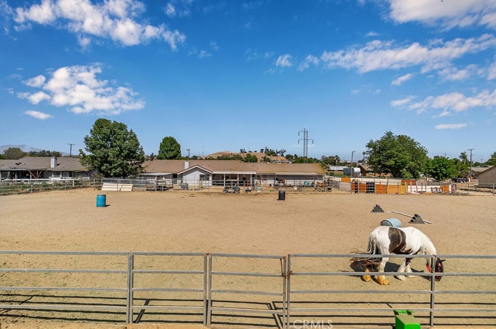 5699 Steve St, Riverside CA  92509-3639 exterior