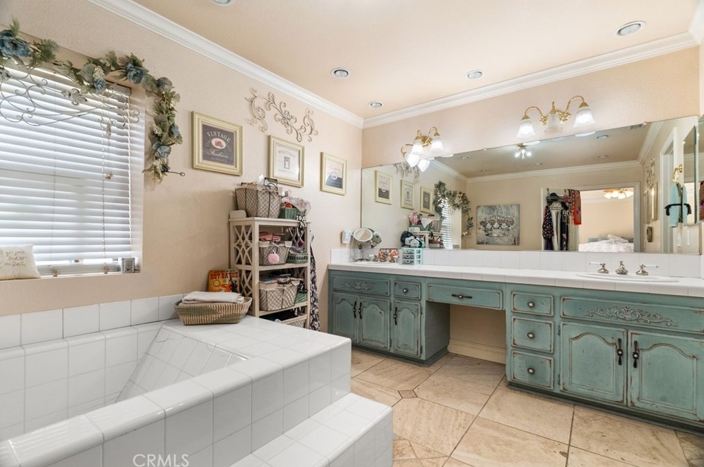 5699 Steve St, Riverside CA  92509-3639 exterior