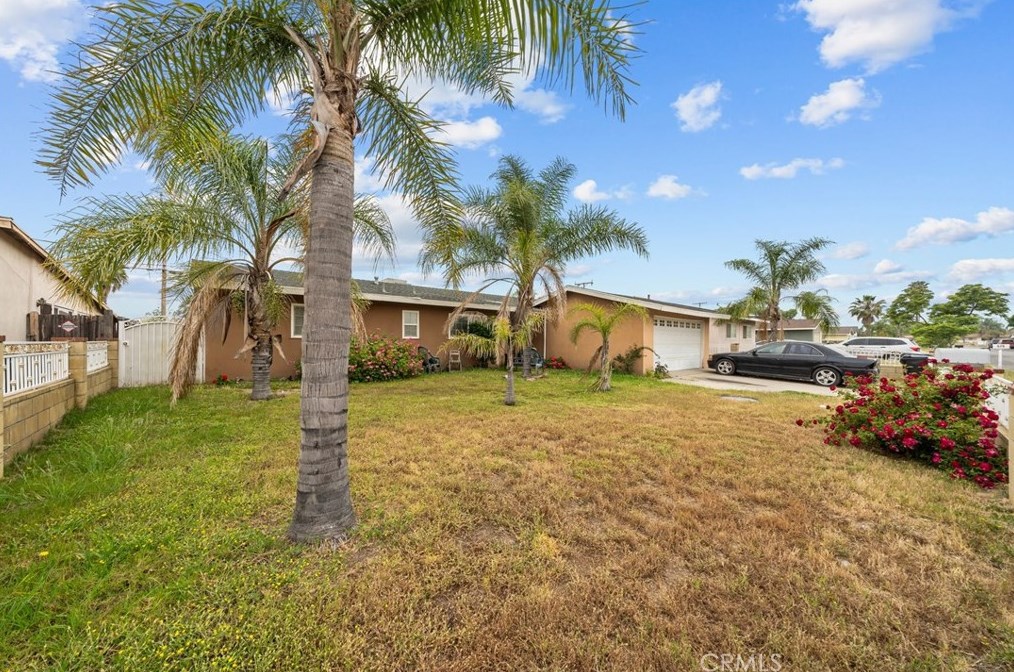 565 Van Koevering St, Rialto CA  92376-5237 exterior