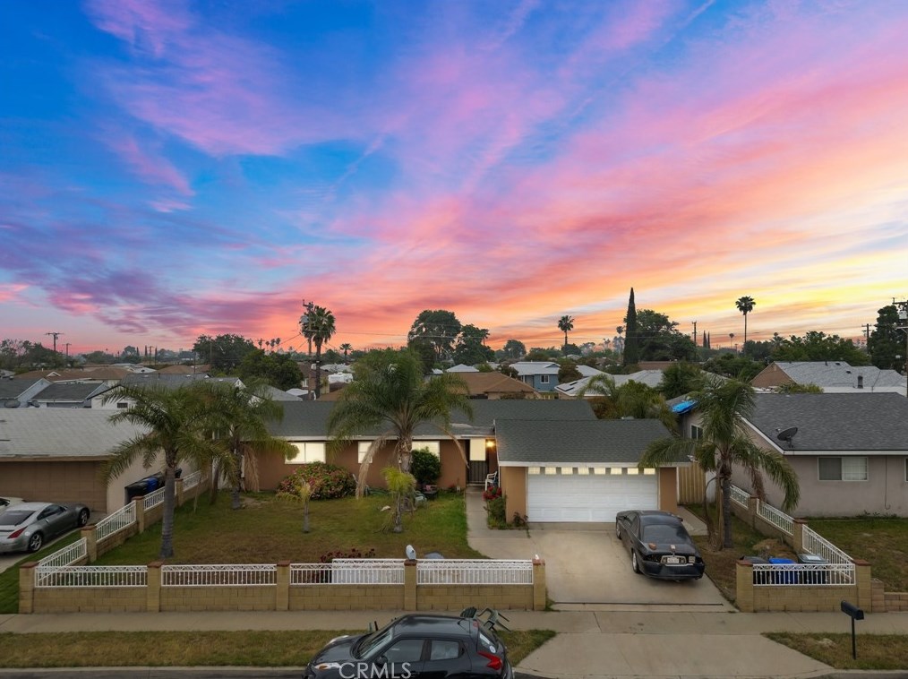 565 Van Koevering St, Rialto CA  92376-5235 exterior