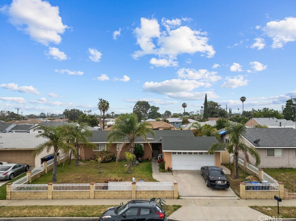 565 Van Koevering St, Rialto CA  92376-5237 exterior