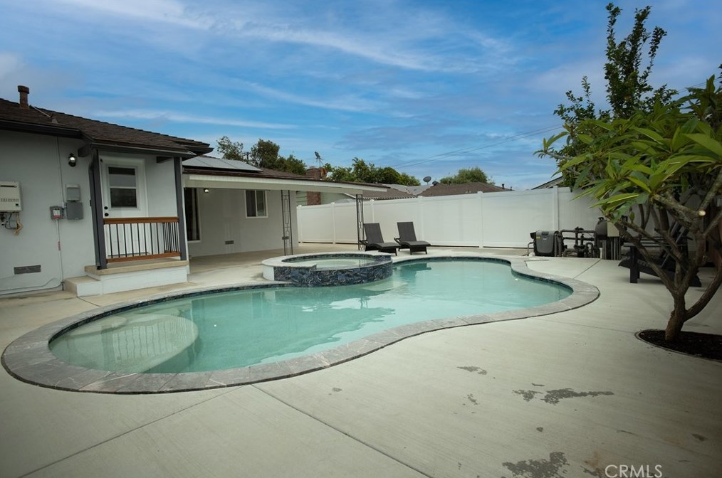 459 Glendora Ave, Covina CA 91724-2531 exterior