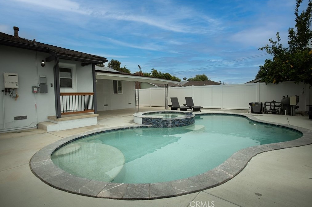 459 Glendora Ave, Covina CA 91724-2531 exterior